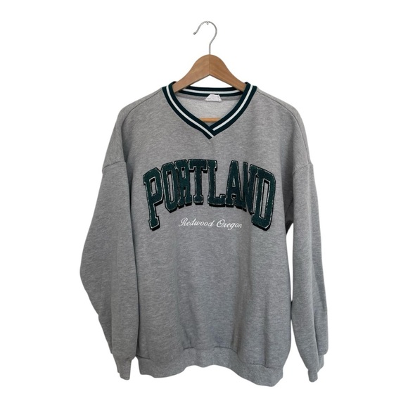 Ardene PORTLAND Gray and Green V-neck size medium - Picture 1 of 4